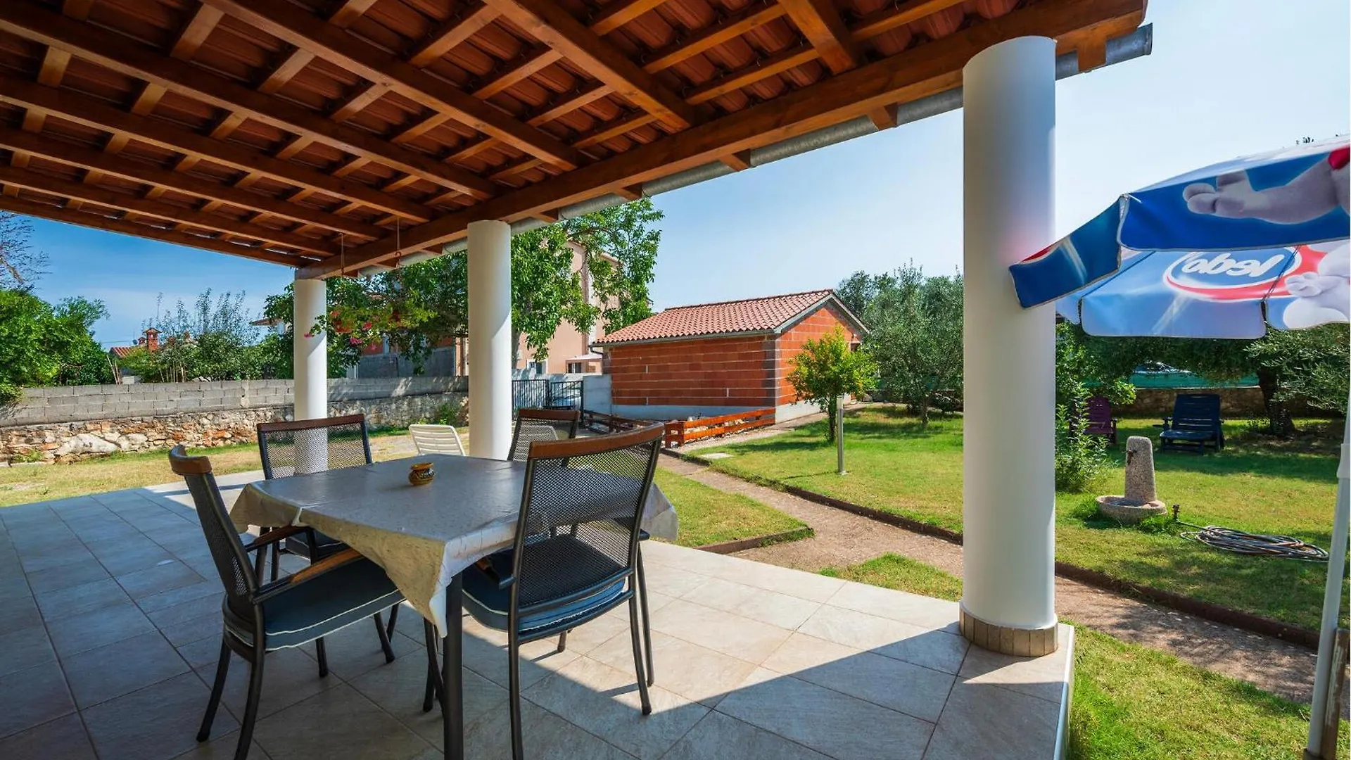 Awesome Home In Medulin With Kitchen Holiday home