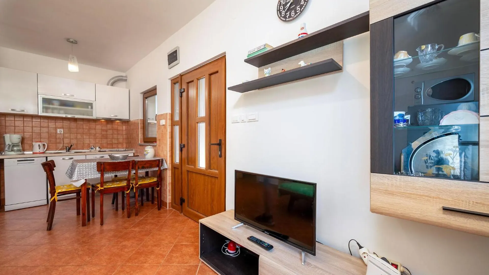 Awesome Home In Medulin With Kitchen