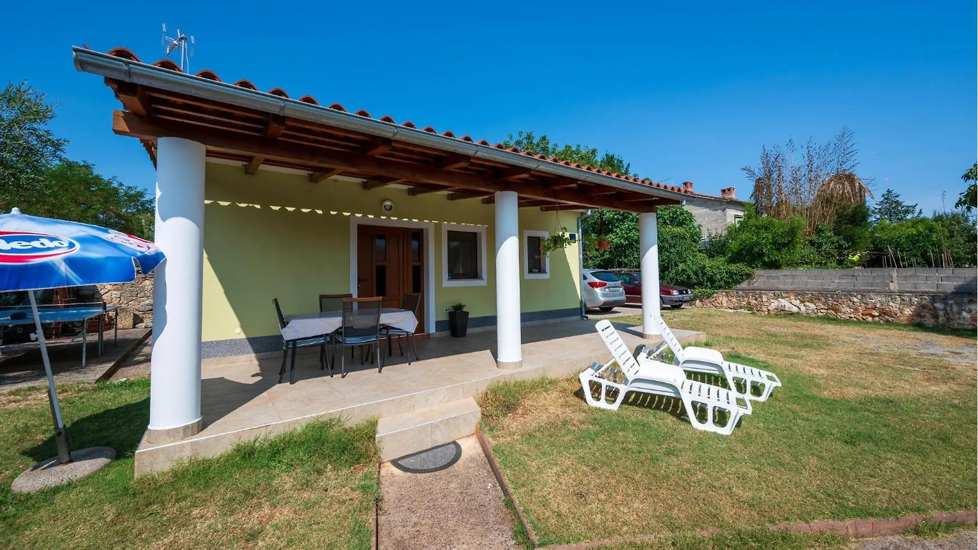 Awesome Home In Medulin With Kitchen contacts