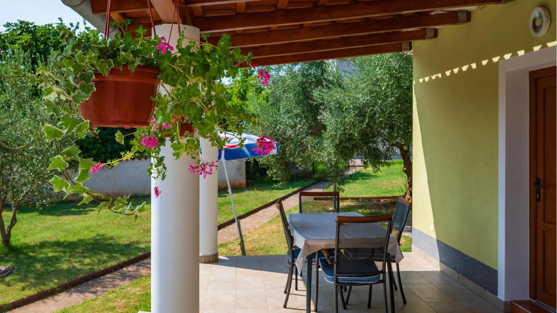 Holiday home Awesome Home In Medulin With Kitchen